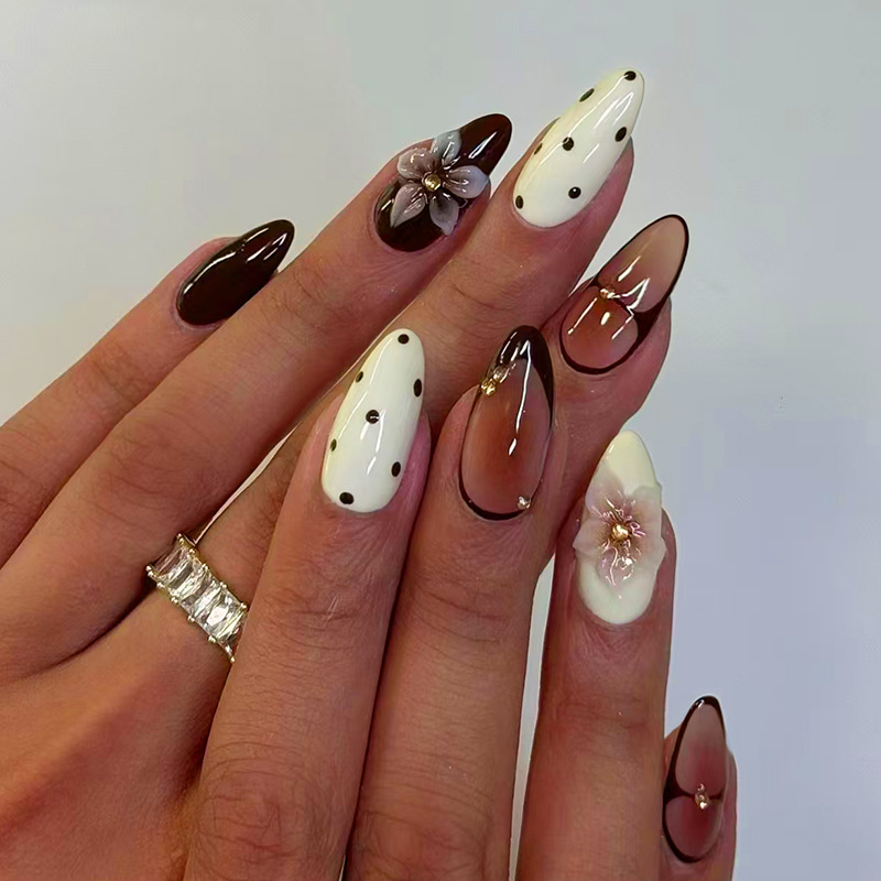 24 adet bitmiş badem şekilli t - Nail Art Press On incelemesi ve fiyatı